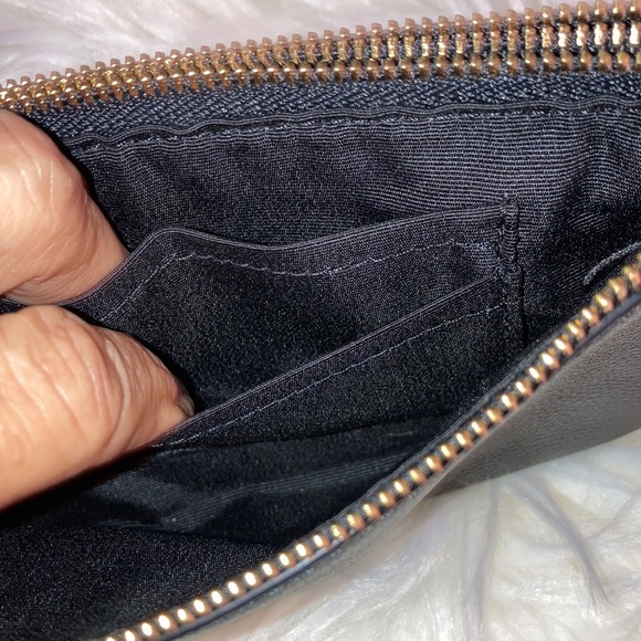 COACH black pebbled leatherwristlet, like new, 2 zippers, 2 sm. pockets.​ - Picture 6 of 8